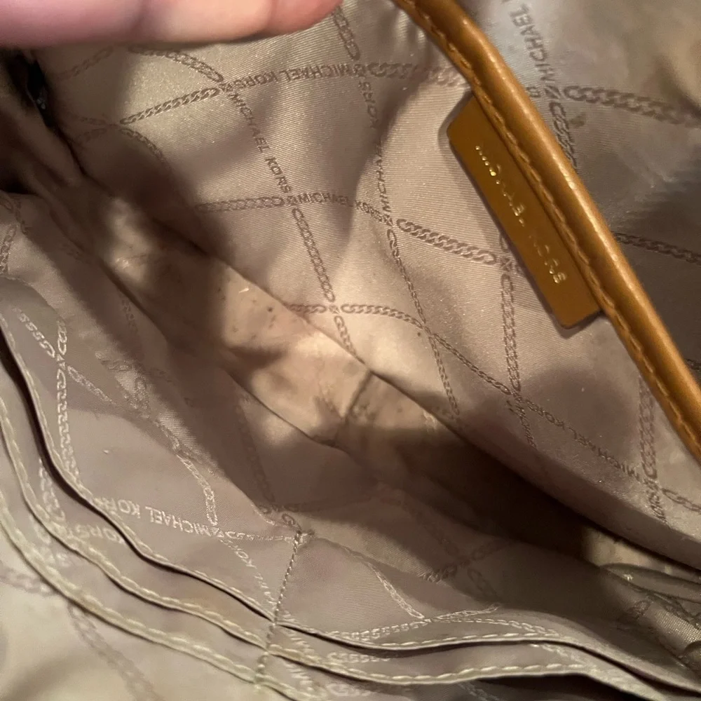 Michael Kors logo tone