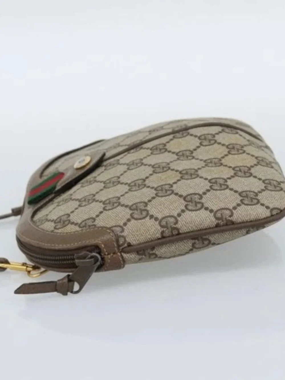 Gucci slight inch powder