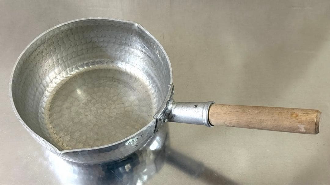 Himeno Made. Genuine Hand-Hammered Aluminum Yukihira Pan, 7-inch. Made in Japan. Double Spout. Kamaasa Shoten.