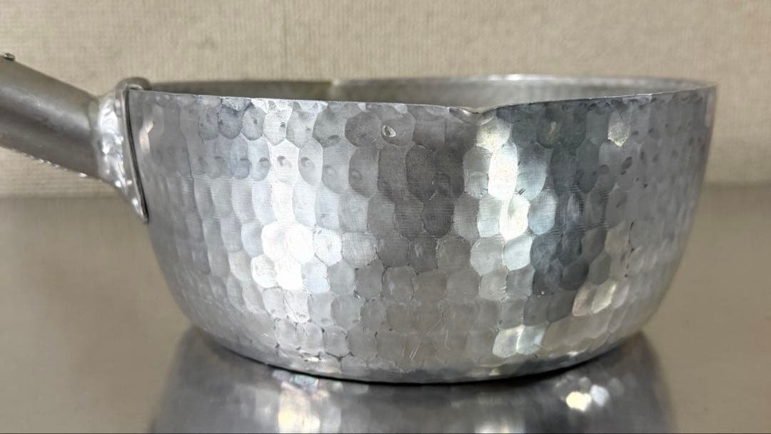 Himeno Made. Genuine Hand-Hammered Aluminum Yukihira Pan, 7-inch. Made in Japan. Double Spout. Kamaasa Shoten.